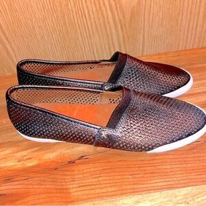 Frye Melanie 6 pewter metallic perforated leather slip on sneakers shoes EUC